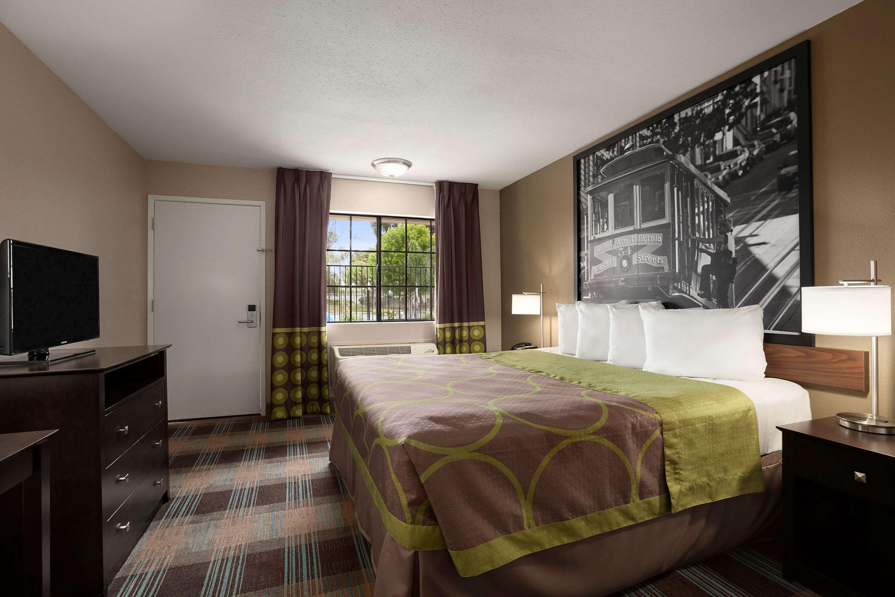 Super 8 By Wyndham Salinas Μοτέλ Εξωτερικό φωτογραφία