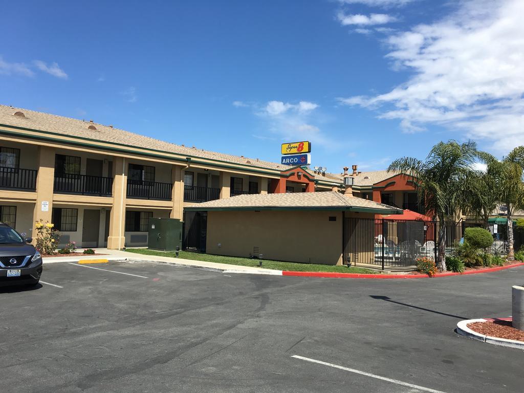 Super 8 By Wyndham Salinas Μοτέλ Εξωτερικό φωτογραφία